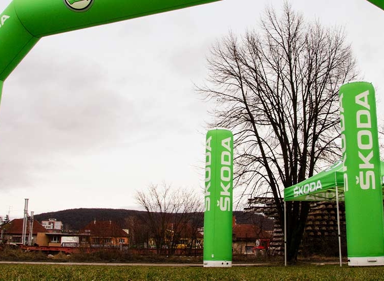 Tube GONFLABLE skoda arche expoair