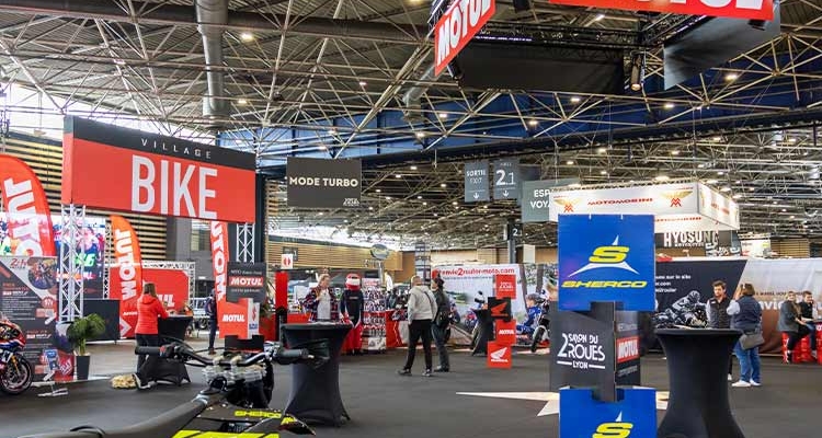 Panneau totem publicitaire Sherco Motul